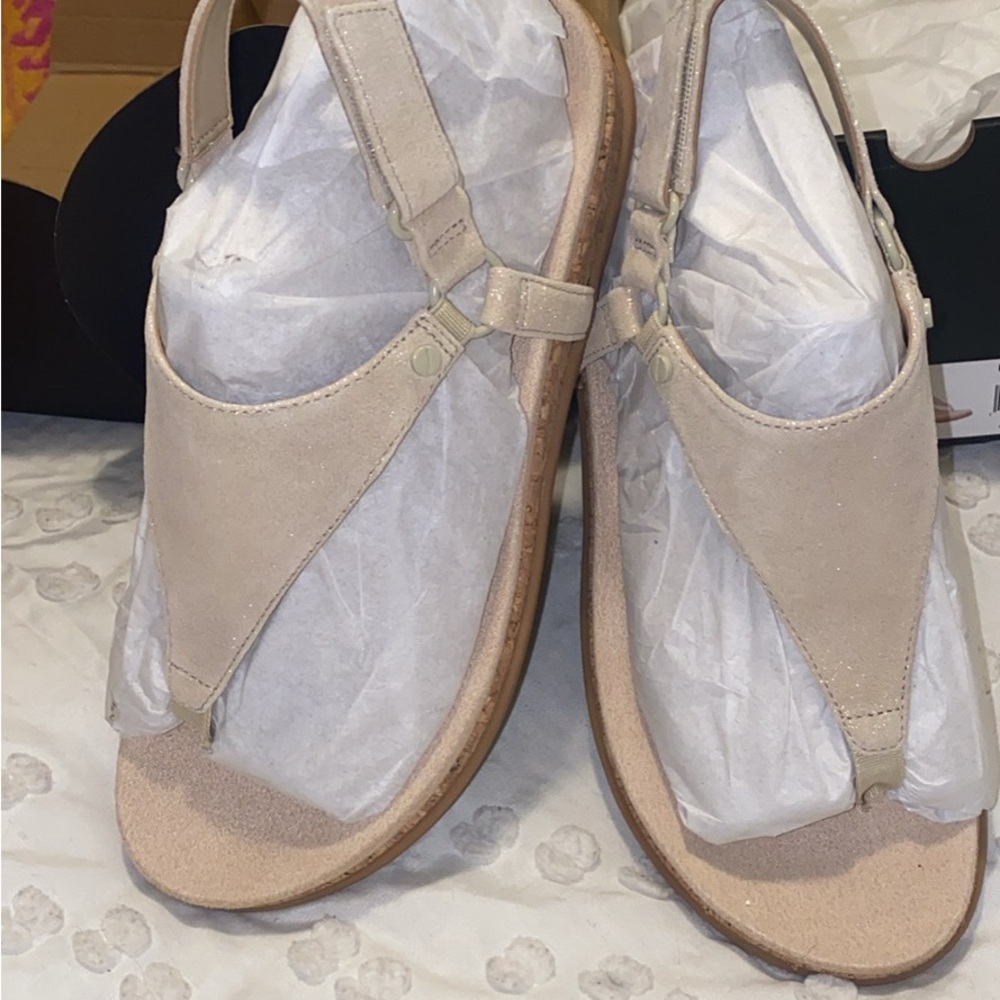 Vionic Women's Tan Sandals